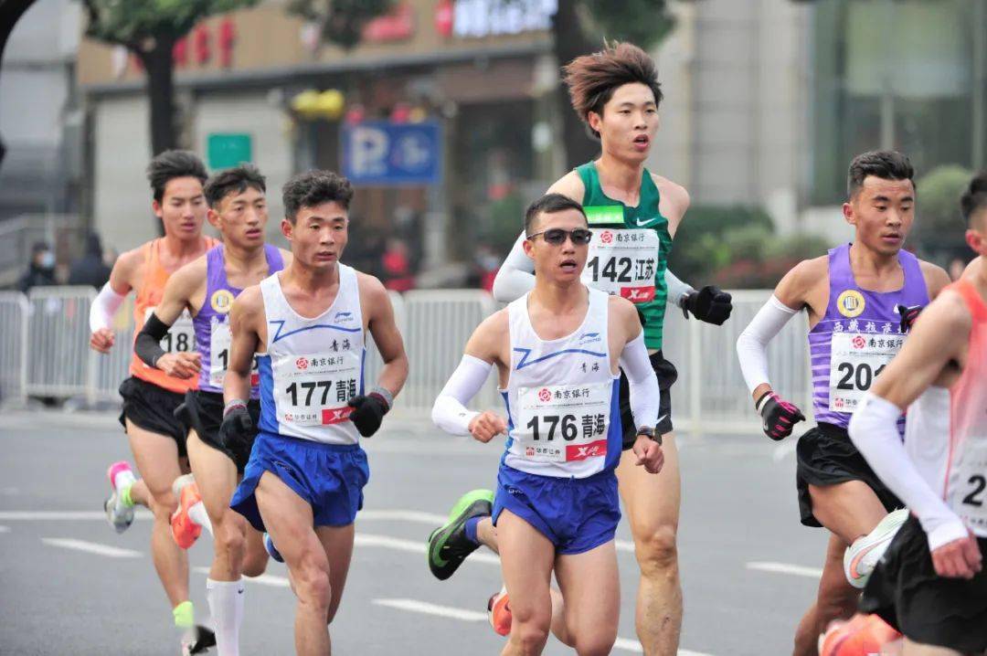 马拉松杨乐江苏_南京马拉松杨乐的个人资料_南京马拉松杨乐受伤
